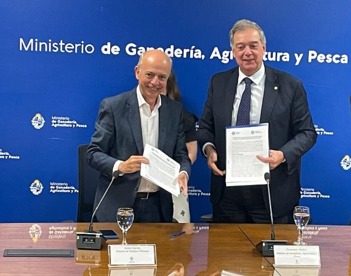 Ministro de Defensa Javier García y ministro de Ganadería, Agricultura y Pesca Fernando Mattos