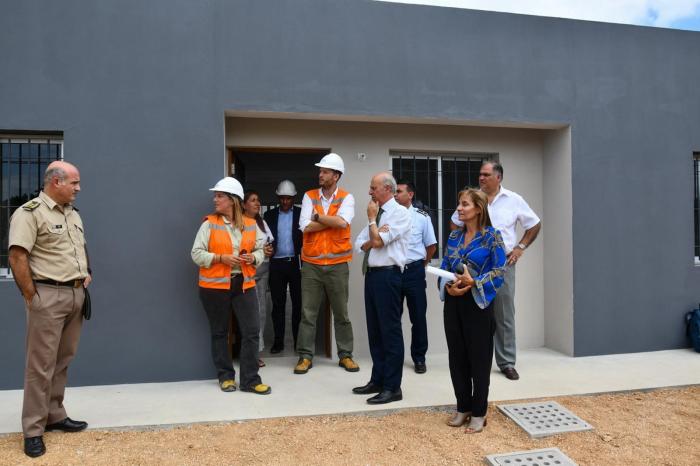 Inauguración de viviendas de servicio para personal subalterno de las Fuerzas Armadas