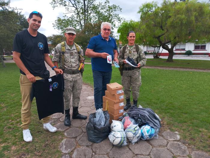 Entrega de artículos deportivos a unidades militares Entrega de artículos deportivos a unidades militares
