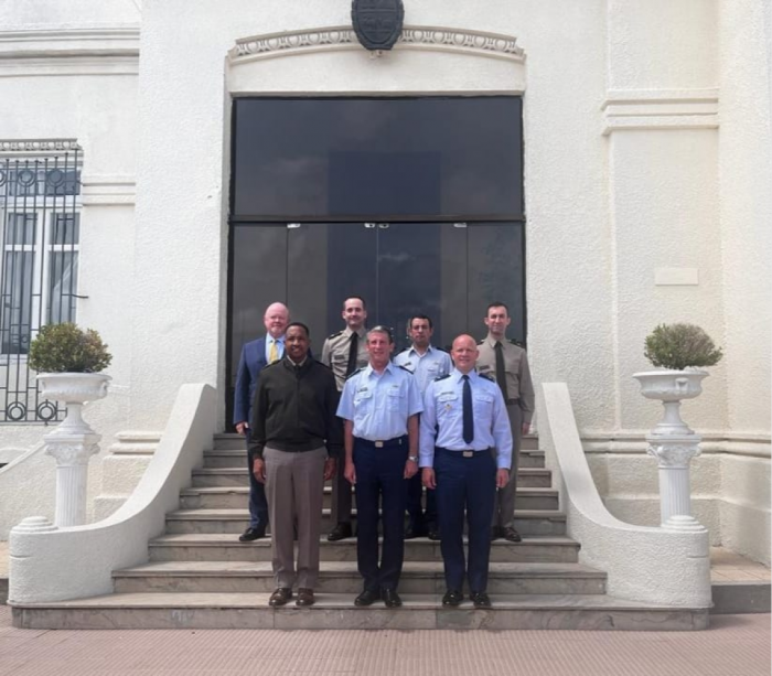 Visita del Comandante General del Ejército Sur de EE. UU., Mayor General William Thigpen y otros Visita del Comandante General del Ejército Sur de EE. UU., Mayor General William Thigpen y otros
