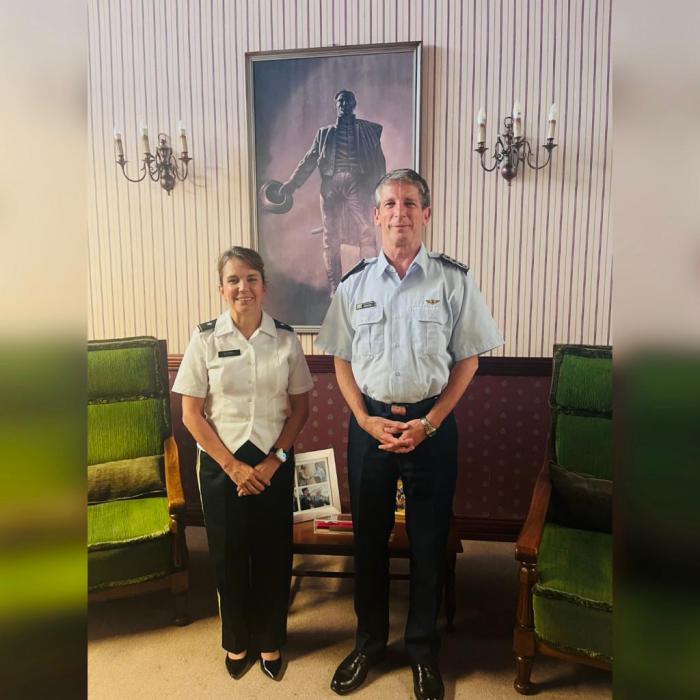 Visita de delegación de la Guardia Nacional Connecticut Imagen de General de Brigada Karen Berry y General del Aire Rodolfo Pereyra