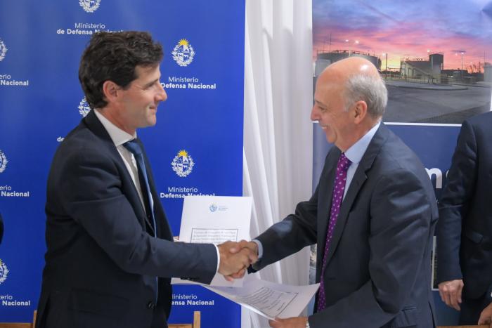 Firma de contrato para obras en nuevo paso de frontera de Fray Bentos Firma de contrato para obras en nuevo paso de frontera de Fray Bentos