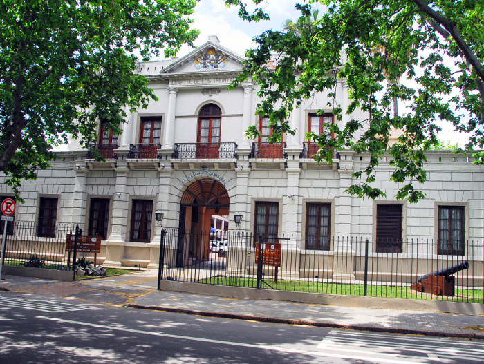Centro de Altos Estudios Nacionales Fachada Centro de Altos Estudios Nacionales