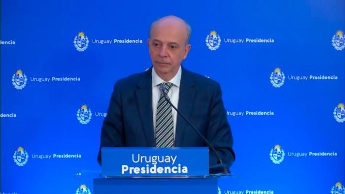 Ministro de Defensa Nacional, Javier García en conferencia de prensa