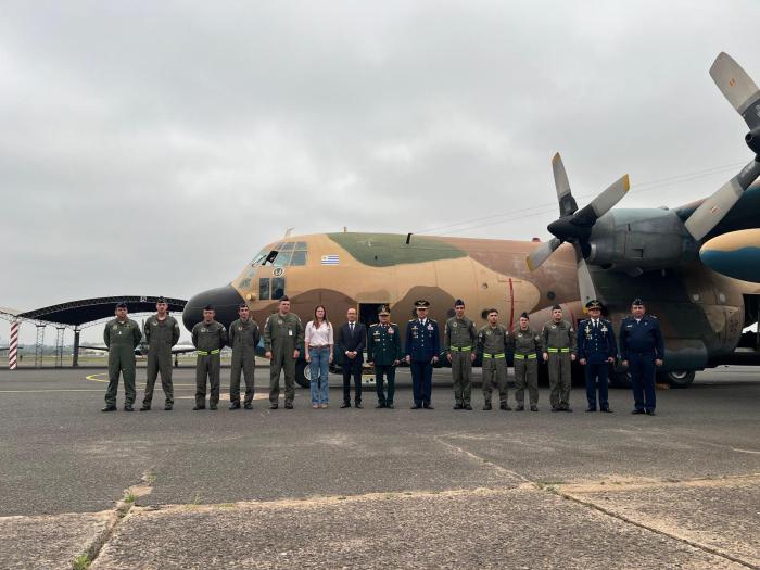 Hercules KC 130 y personal que llegó a Paraguay Hercules KC 130 y personal que llegó a Paraguay