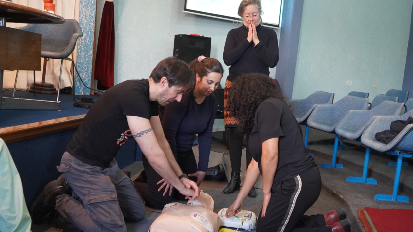 Curso de resucitación cardíaca básica y desfibrilador automático