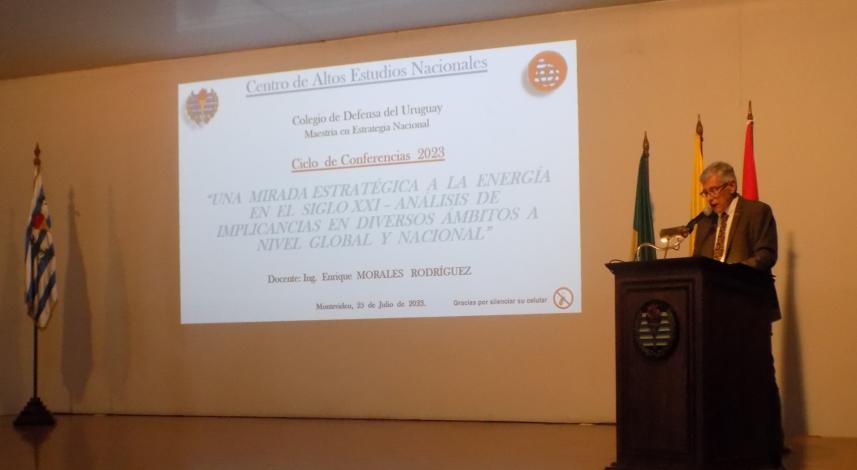 Conferencia "Una mirada estratégica a la energía en el siglo XXI"