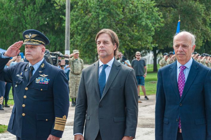 Comandante FAU de León, presidente Lacallle Pou y ministro García