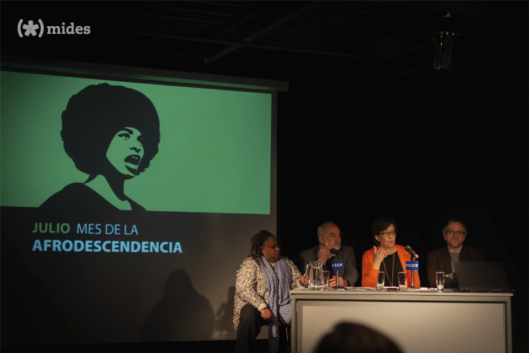 Mesa de apertura del seminario/debate Quilombo 2019 Mesa de apertura del seminario/debate Quilombo 2019 integrada por: la directora de DDHH del MIDES, Beatríz Ramírez; el presidente del Codicen, Wilson Netto; el rector de la UdelaR, Rodrigo Arim; y la ministra de Desarrollo Social, Marina Arismendi.