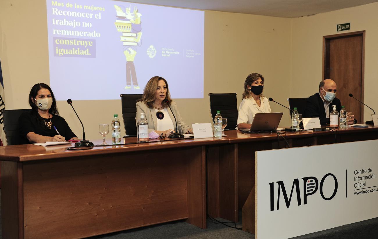 Autoridades en acto por Día Internacional de las Mujeres Autoridades en acto por Día Internacional de las Mujeres
