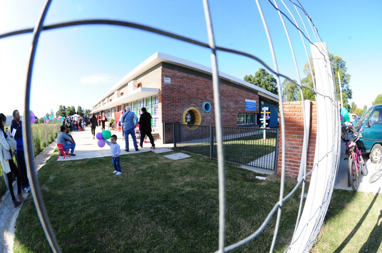Nuevo centro de atención a la infancia vista del CAIF desde afuera