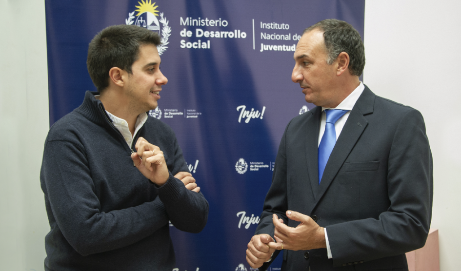 Director de INJU, Felipe Paullier con presidente de Comisión Técnico de Mixta de Salto Grande, Carlos Albisu 