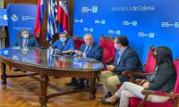 Mesa de autoridades que participaron en la reunión Mesa de autoridades que participaron en la reunión