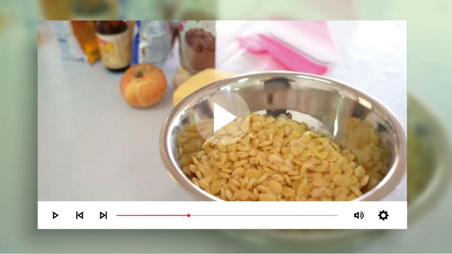 Foto de video con garbanzos y maiz en un bol de acero. Vector de Música creado por starline - www.freepik.es
