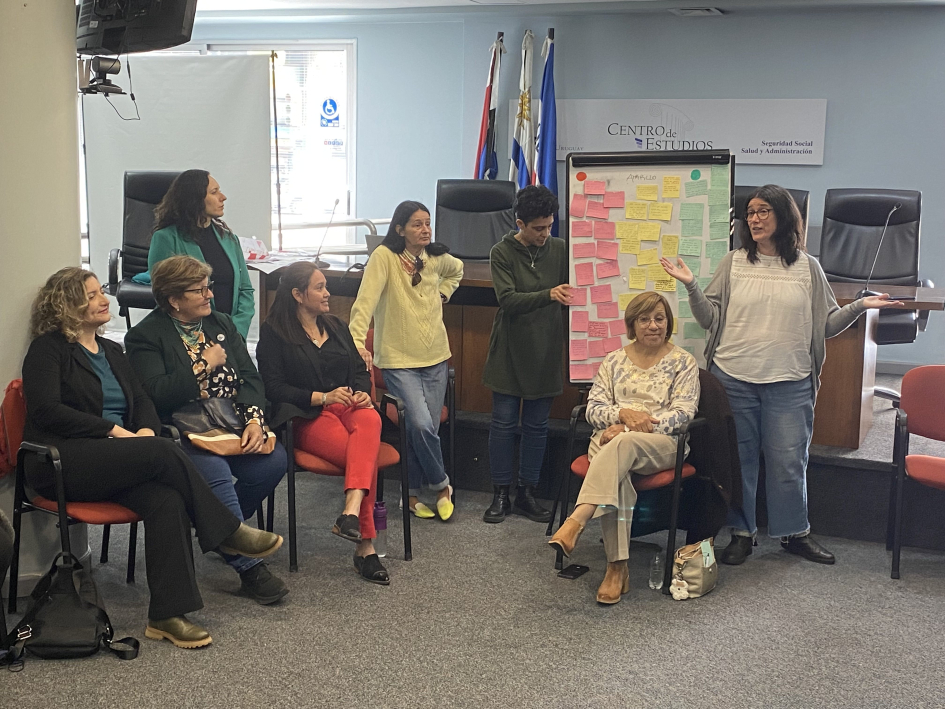 Equipo técnico y participantes durante el cierre del curso Promotoras del Derecho a una VLVBG MR Equipo técnico y participantes durante el cierre del curso Promotoras del Derecho a una VLVBG MR