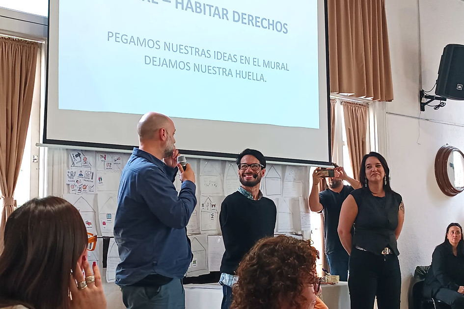 Presentación de Federico Lezama, director de discapacidad y equipo técnico del MIDES. Presentación de Federico Lezama, director de discapacidad y equipo técnico del MIDES.