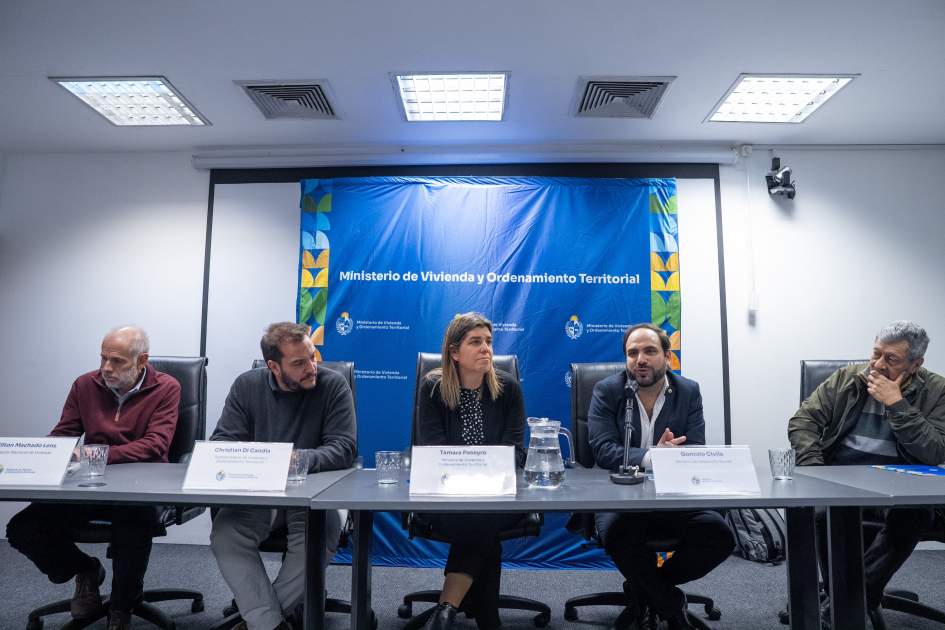 Firma de convenio MVOT-Mides.