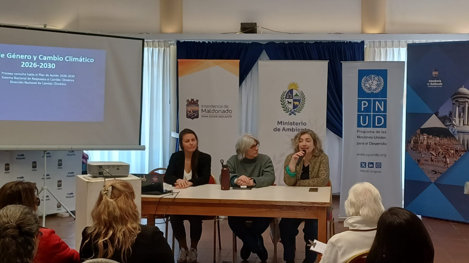 Intervención de Leticia Benedet durante la apertura del Diálogo Regional Este