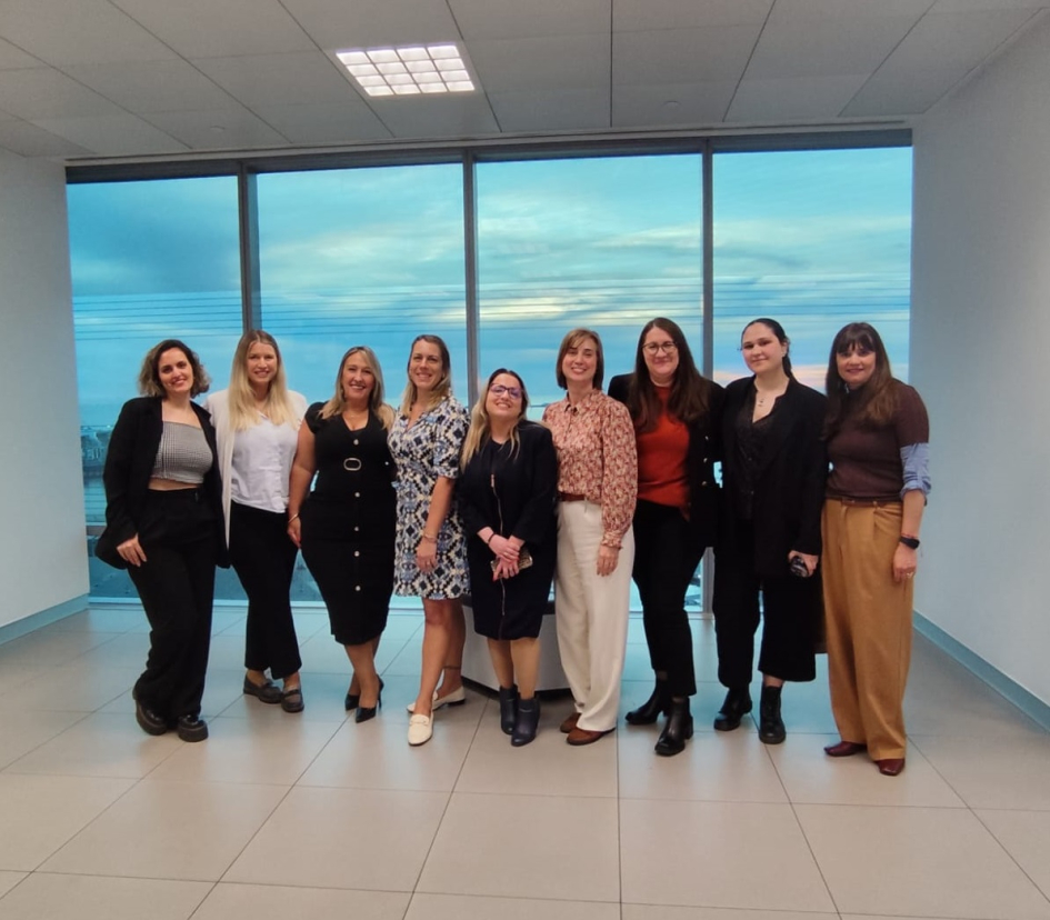Equipo técnico organizador del taller Mujeres líderes emprendedoras Uruguay-Chile Equipo técnico organizador del taller Mujeres líderes emprendedoras Uruguay-Chile
