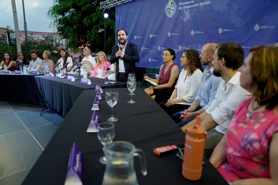 Ministro Civila haciendo uso de la palabra (Foto: adhoc) Ministro Civila haciendo uso de la palabra (Foto: adhoc)