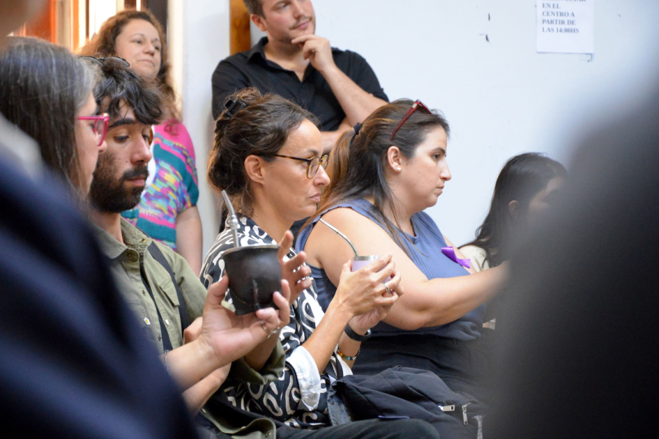 Autoridades y participantes en la inauguración del Centro de Desarrollo Comunitario Colonia.