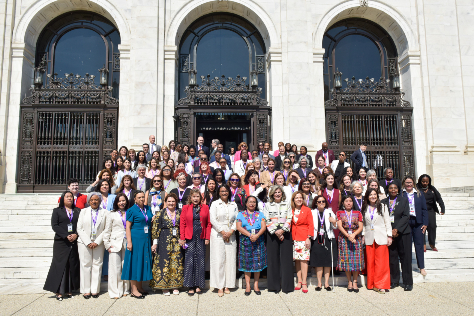 Delegadas de todos los países durante la 40.ª Asamblea de Delegadas de la CIM (OEA). Foto: CIM (OEA) Delegadas de todos los países durante la 40.ª Asamblea de Delegadas de la CIM (OEA). Foto: CIM (OEA)