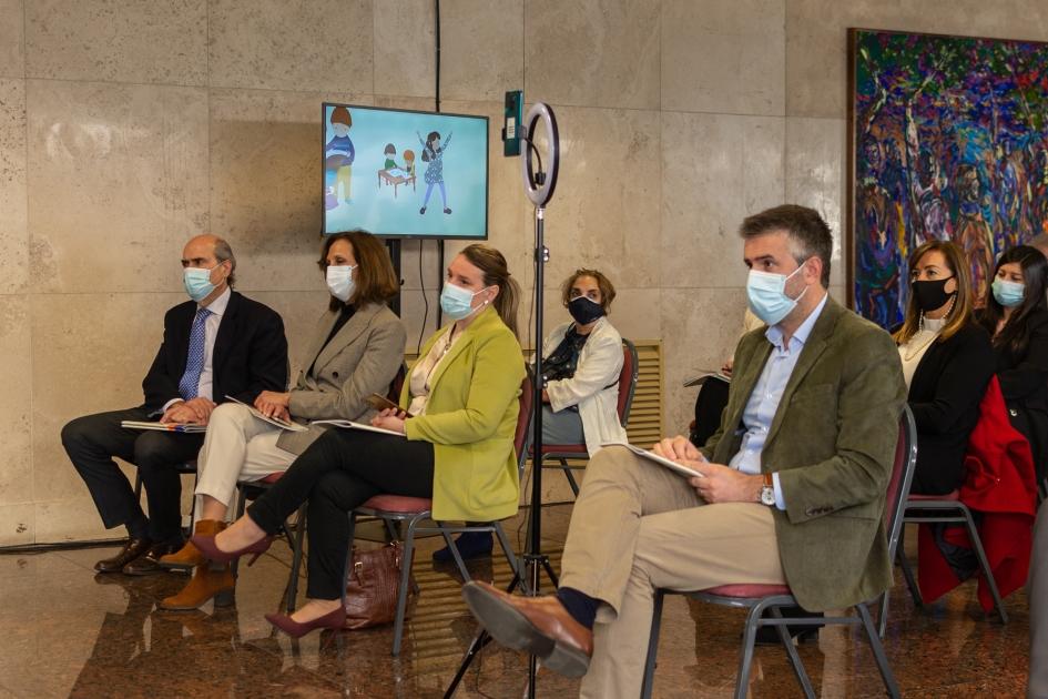 Presencia de autoridades de INAU e Inmujeres en lanzamiento de Guía de Crianza Presencia de autoridades de INAU e Inmujeres en lanzamiento de Guía de Crianza