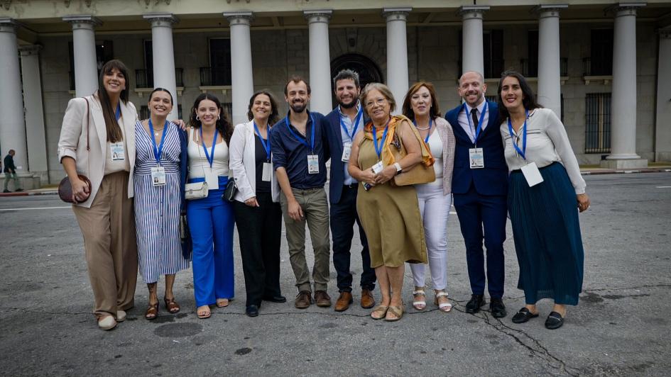 Equipo completo del gabinete ministerial Equipo completo del gabinete ministerial