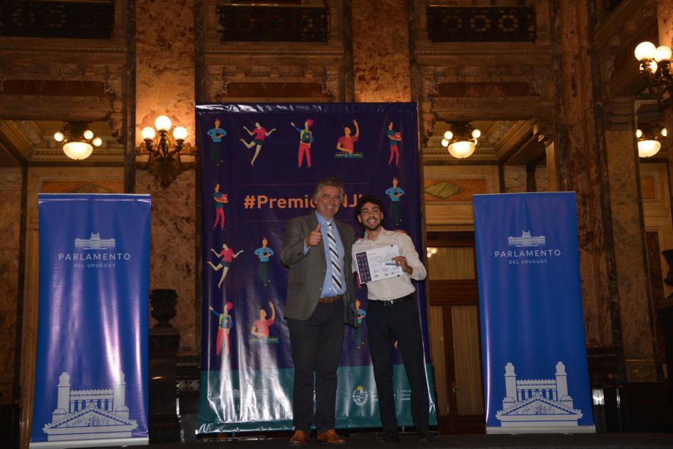 Gerardo Amarilla Subsecretario de Ambiente junto a Joaquín Bentancor premio en Innovación y Ambiente Gerardo Amarilla del Ministerio de Ambiente junto a Joaquín Bentancor, en Innovación y Ambiente