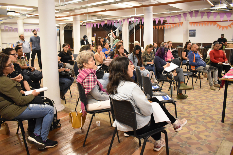Tejiendo Caminos: Encuentro de Economía Solidaria y Emprendedurismo Tejiendo Caminos: Encuentro de Economía Solidaria y Emprendedurismo