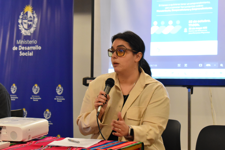 Tejiendo Caminos: Encuentro de Economía Solidaria y Emprendedurismo Tejiendo Caminos: Encuentro de Economía Solidaria y Emprendedurismo