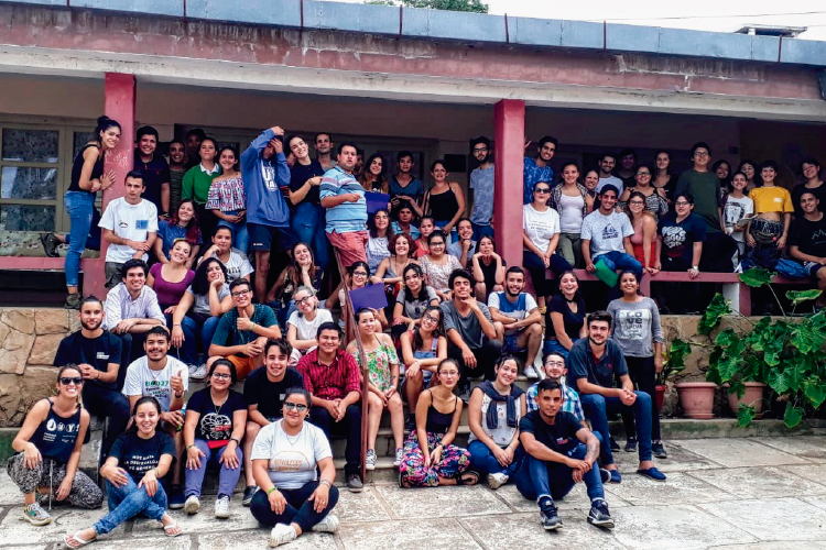 jóvenes reunidos en el Consejo Uruguayo de Juventudes jóvenes reunidos en el Consejo Uruguayo de Juventudes