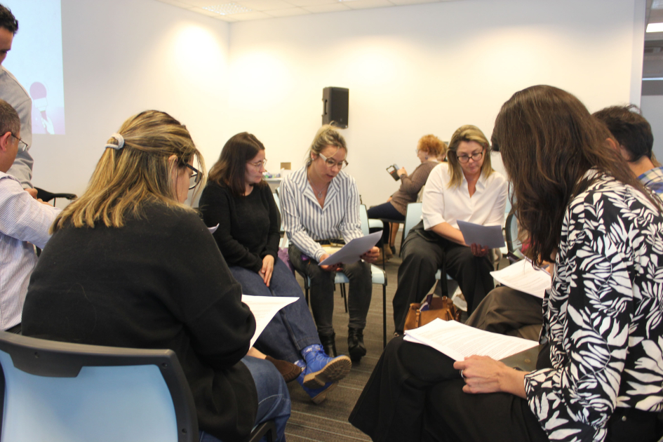 Participantes durante el taller Informar con enfoque de derechos. Foto: José Peralta, ONU Uruguay.