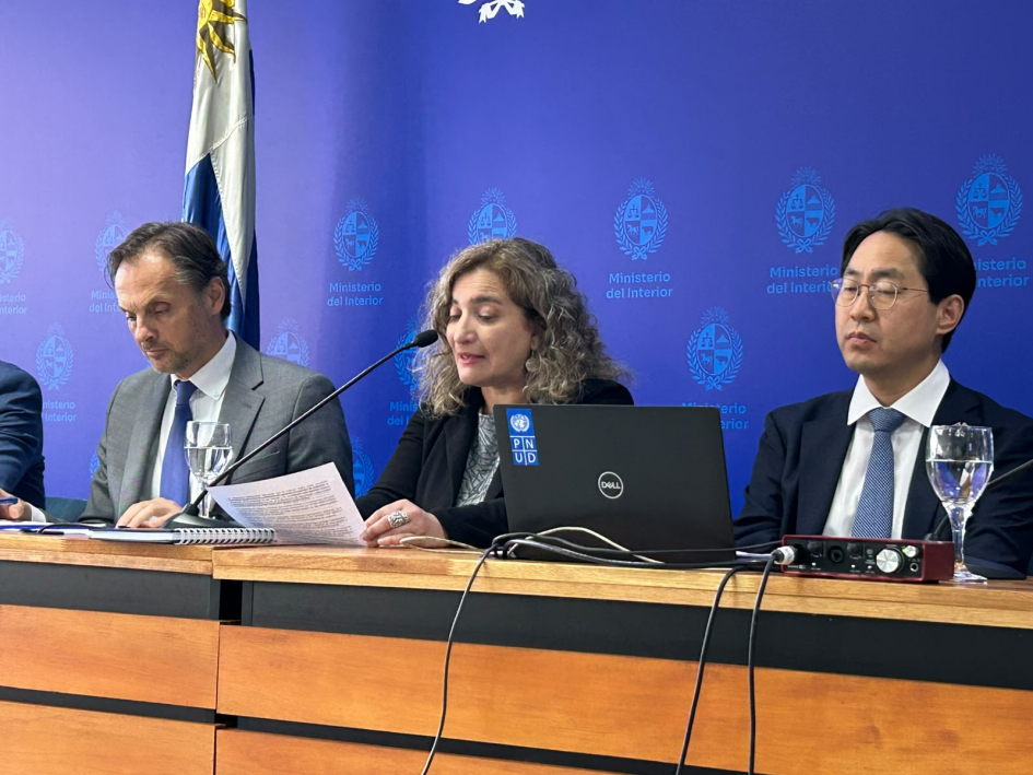 Leticia Benedet en uso de la palabra durante el Diálogo Regional sobre VBG