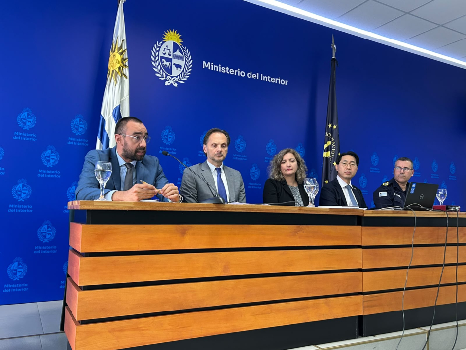 Mesa de apertura durante el Diálogo Regional sobre VBG Facilitada por la Tecnología