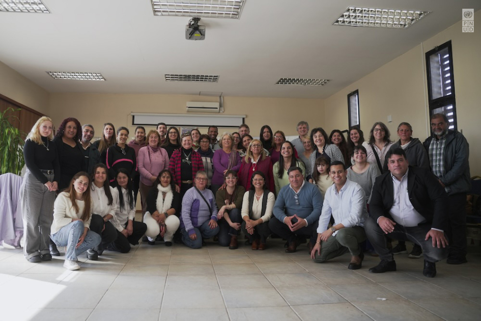 Diálogo Regional Norte realizado en Tacuarembó Foto conjunta de todos y todas las participantes del Diálogo Regional Norte realizado en Tacuarembó
