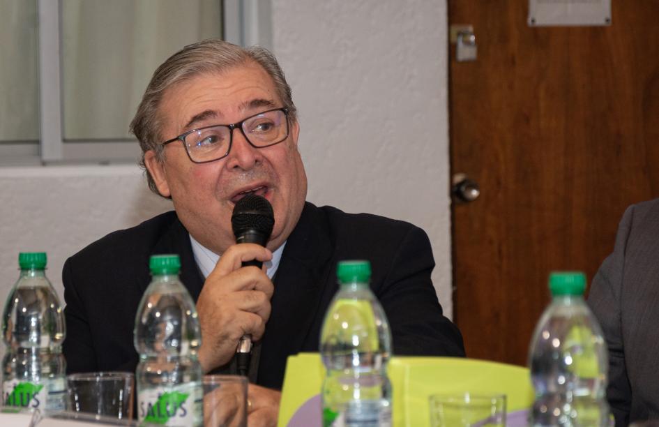 Gerente general de la Asociación Española haciendo uso de la palabra Gerente general de la Asociación Española haciendo uso de la palabra