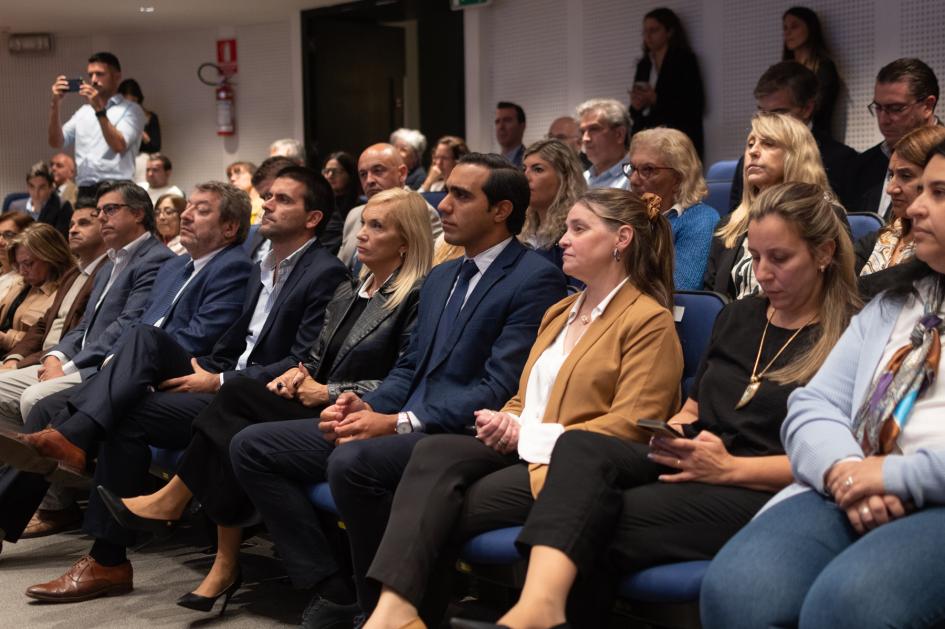 Autoridades presentes en el lanzamiento 