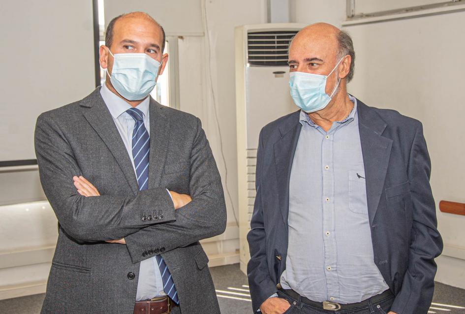Ministro de Desarrollo Social, Martín Lema junto al ministro del MTSS, Pablo Mieres en firma de convenio Ministro del Mides, Martín Lema posando junto a ministro del MTSS,Pablo Mieres