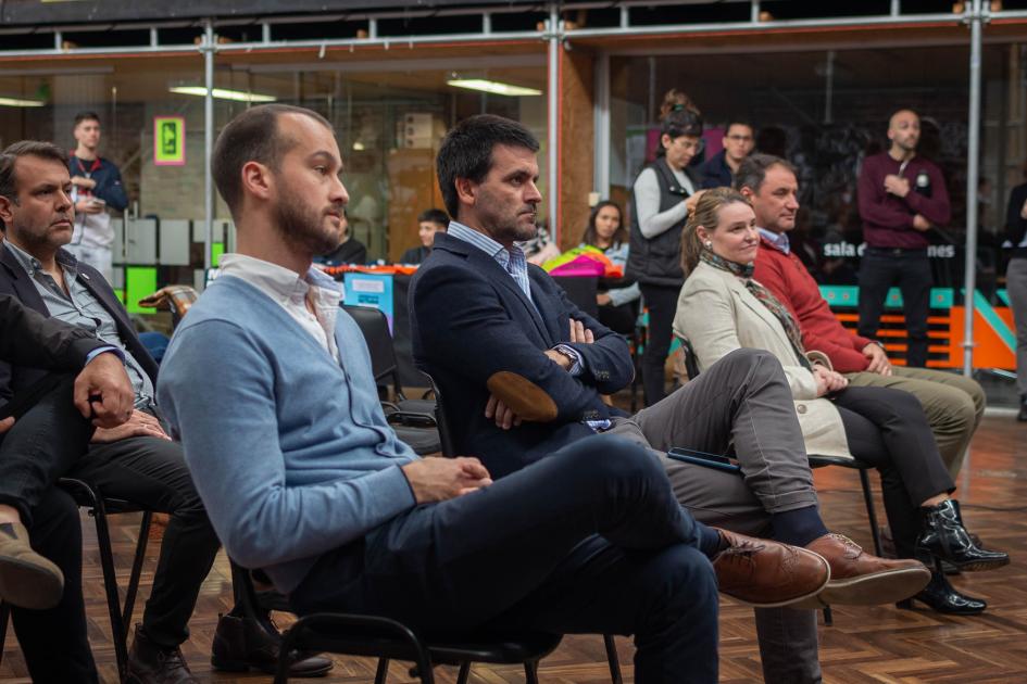 Representantes de instituciones en la presentación Representantes de instituciones en la presentación