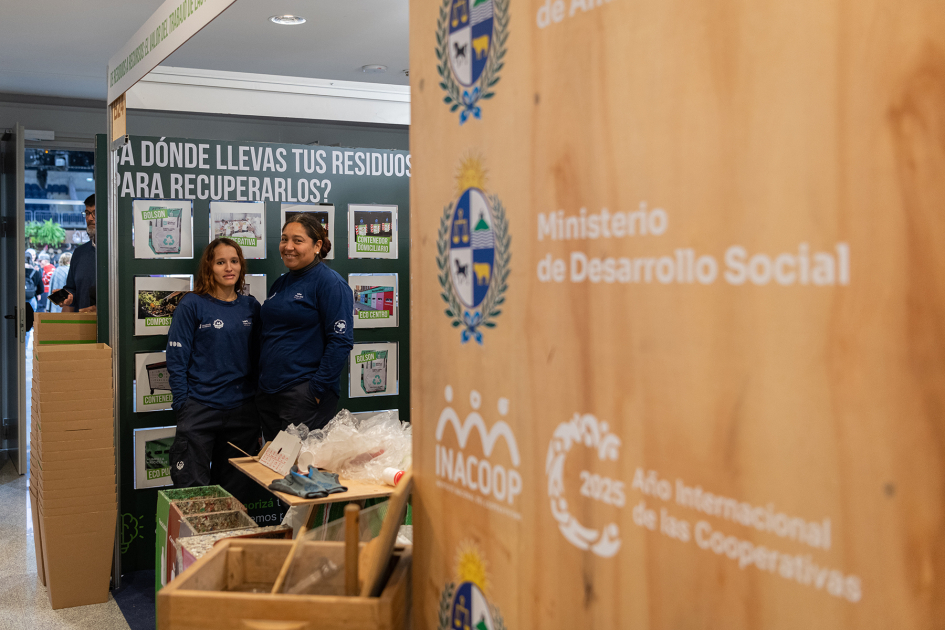 Stand del Programa Uruguay Clasifica Stand del Programa Uruguay Clasifica