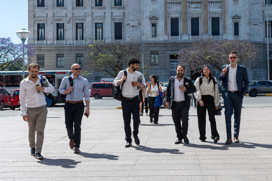 Autoridades del Ministerio de Desarrollo Social en Comisión de Presupuesto del Senado.
