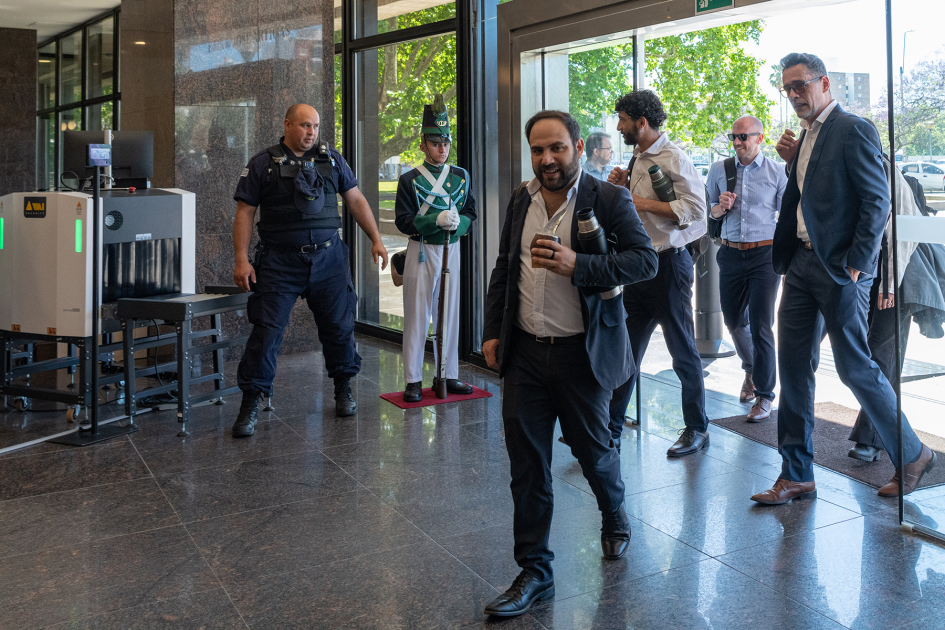 Autoridades del Ministerio de Desarrollo Social en Comisión de Presupuesto del Senado.