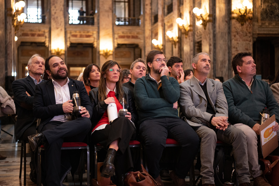 Autoridades presentes Autoridades presentes