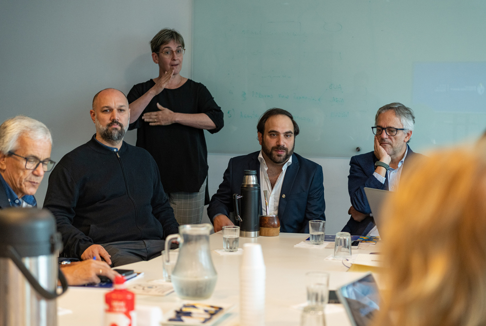 Reunión de autoridades en la presentación del Plan Nacional de Discapacidad en OPP.