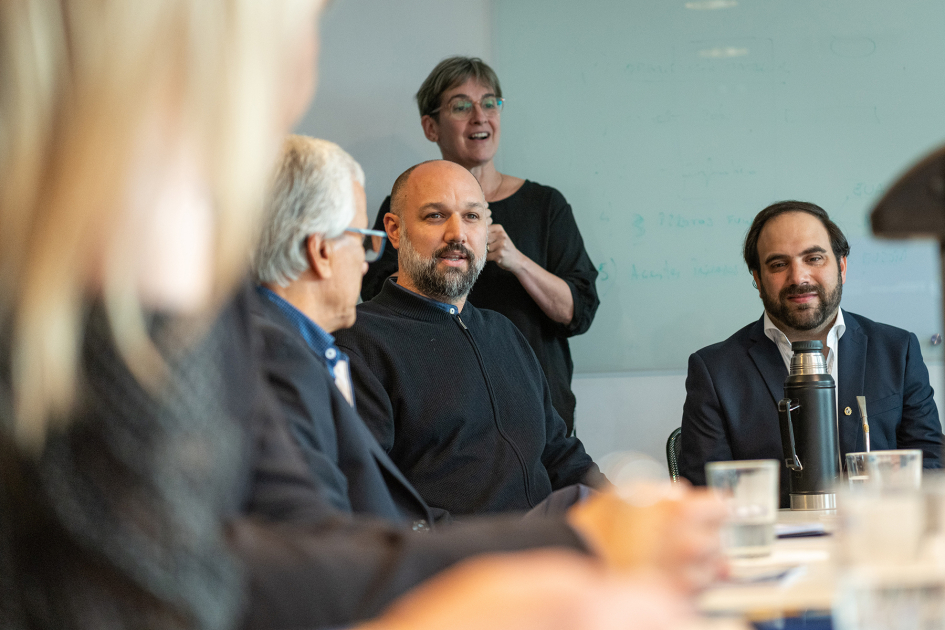 Reunión de autoridades en la presentación del Plan Nacional de Discapacidad en OPP.