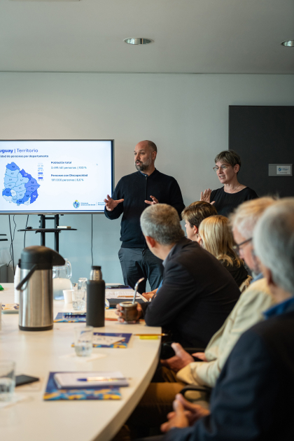 Reunión de autoridades en la presentación del Plan Nacional de Discapacidad en OPP.