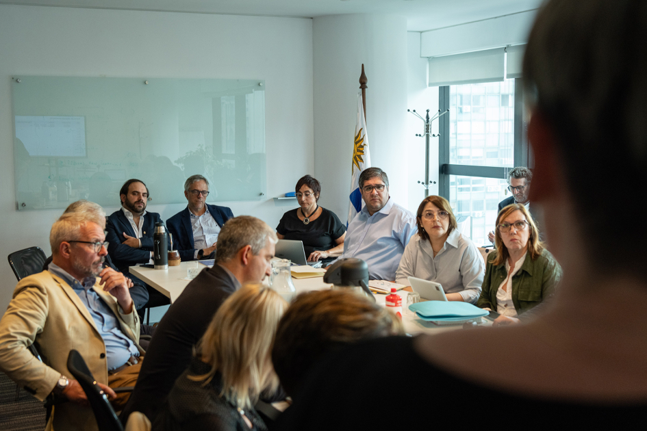 Reunión de autoridades en la presentación del Plan Nacional de Discapacidad en OPP.
