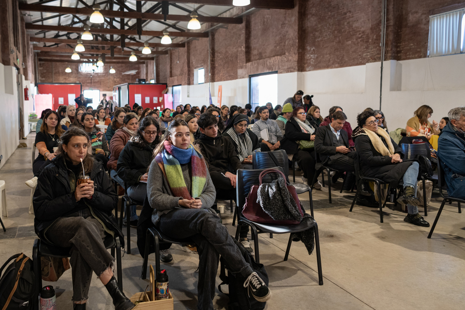 Público presente en el encuentro Público presente en el encuentro