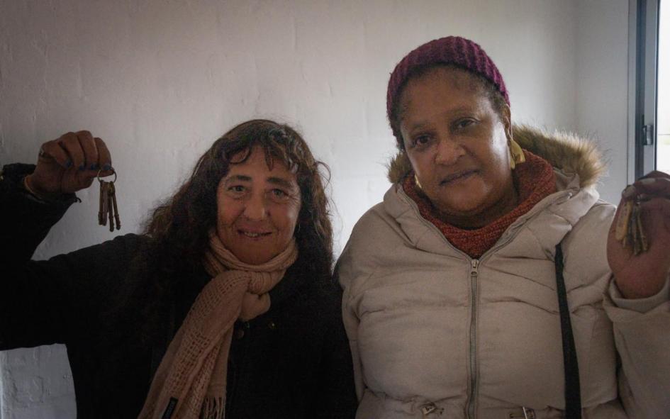 Participantes recibiendo la vivienda Participantes recibiendo la vivienda